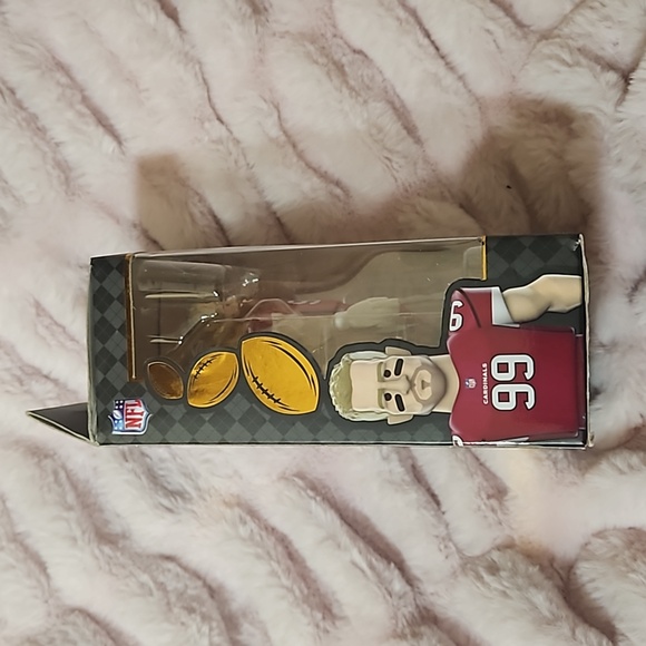 Funko NFL 🆕️ J. J. Watt Premium Vinyl Figurine - Picture 5 of 11